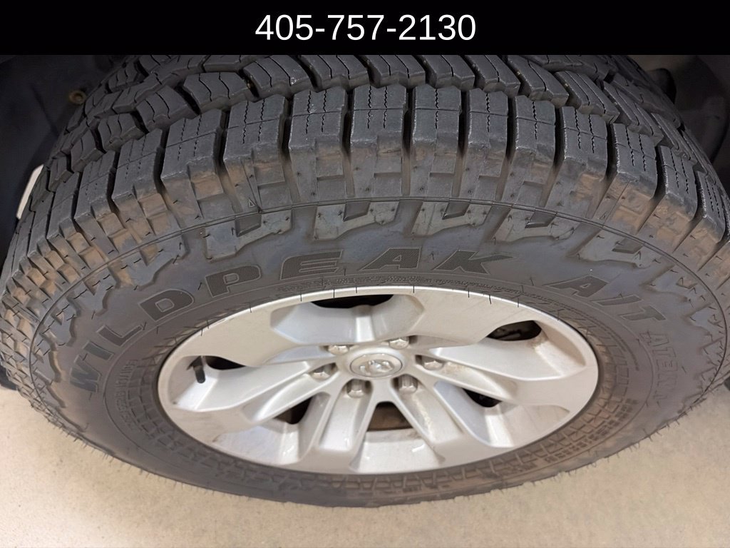 Used 2019 RAM 1500 Laramie AWD/4WD image 2