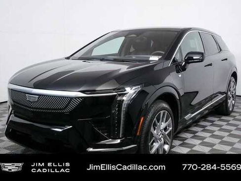 Certified 2025 Cadillac Optiq Luxury 2 w/ LPO, Floor Liner Package image 25