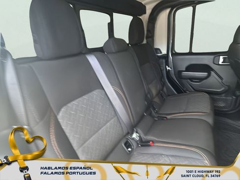 Used 2024 Jeep Gladiator Mojave image 28