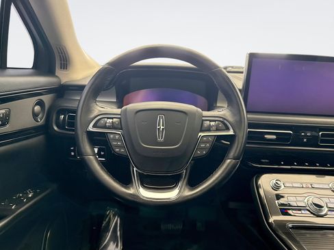 Used 2023 Lincoln Nautilus Reserve w/ Monochromatic Package image 12