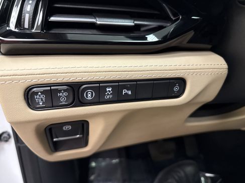Used 2023 Acura MDX SH-AWD w/ Advance Package image 17