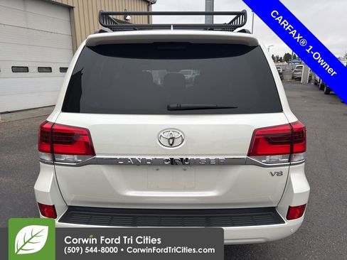 Used 2021 Toyota Land Cruiser image 12