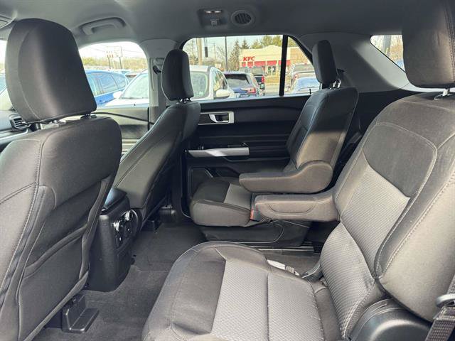Used 2022 Ford Explorer XLT AWD/4WD image 7