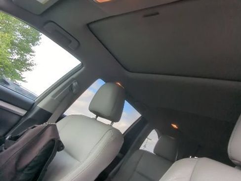 Used 2017 Toyota Highlander XLE AWD/4WD image 13