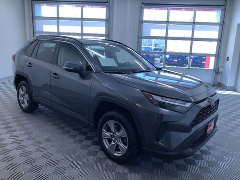 Used 2022 Toyota RAV4 XLE image 30