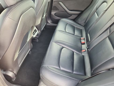 Used 2018 Tesla Model 3 Long Range image 8