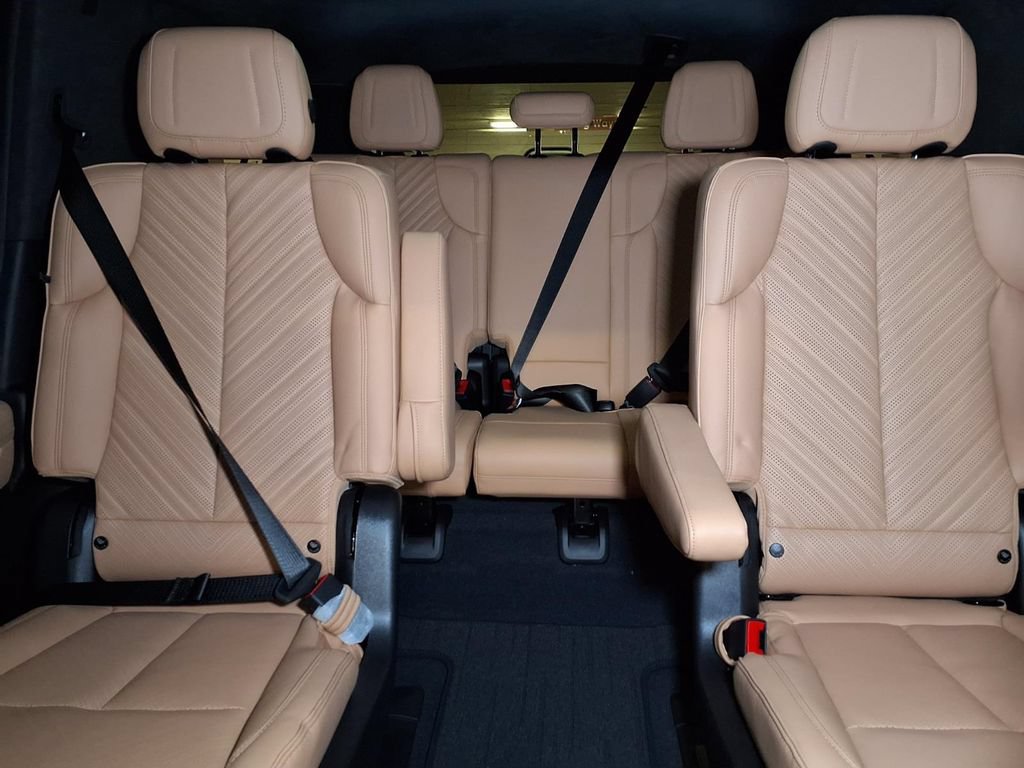 Used 2026 Cadillac Escalade IQL Sport 2 w/ LPO, Premium Carpet Package AWD/4WD image 12