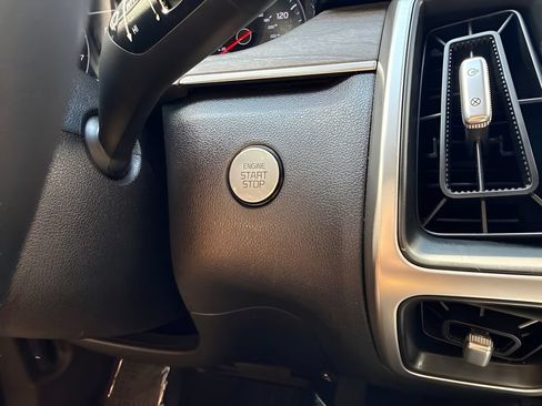 Used 2021 Kia Sorento EX FWD image 23