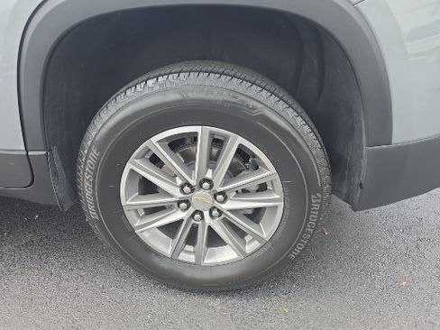 Used 2024 Chevrolet Traverse LT FWD image 21