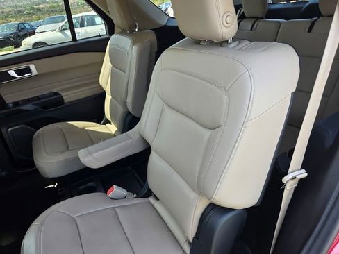 Used 2020 Ford Explorer XLT w/ Equipment Group 202A RWD image 11