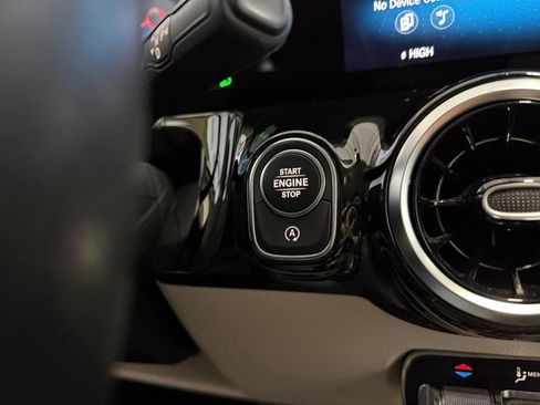 Used 2021 Mercedes-Benz GLA 250 4MATIC w/ Premium Package image 36