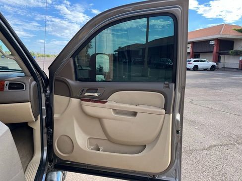 Used 2014 GMC Sierra 2500 SLT w/ SLT Convenience Package image 18