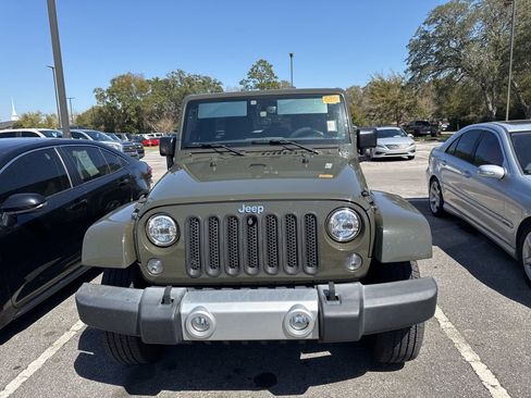 Used 2015 Jeep Wrangler Unlimited Sahara w/ Connectivity Group image 2