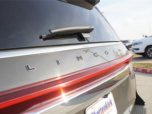 Used 2023 Lincoln Navigator Black Label image 12