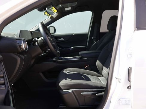 Used 2025 Chevrolet Equinox LT AWD/4WD image 8