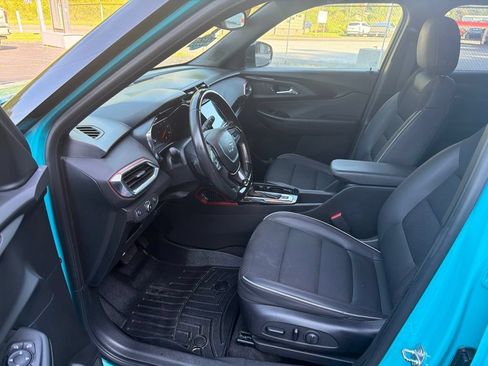 Used 2021 Chevrolet TrailBlazer RS w/ Sun and Liftgate Package FWD image 8