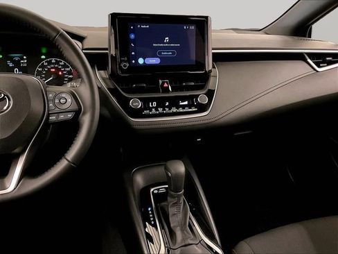 Used 2025 Toyota Corolla SE FWD image 6