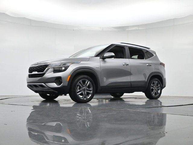 Used 2021 Kia Seltos S AWD/4WD image 36