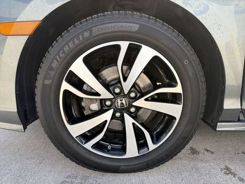Used 2018 Honda Odyssey Elite image 12