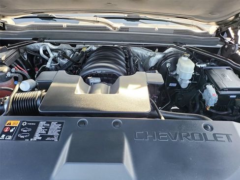 Certified 2015 Chevrolet Suburban LT w/ Luxury Package RWD image 22