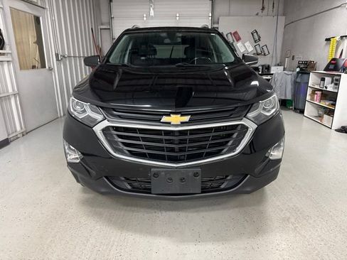 Used 2018 Chevrolet Equinox LT w/ Sun & Infotainment Package AWD/4WD image 2