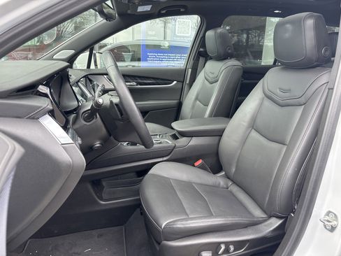 Used 2024 Cadillac XT6 Premium Luxury w/ Technology Package image 22