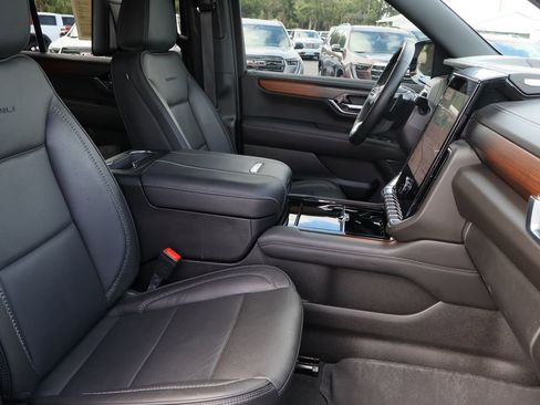 Used 2026 GMC Yukon XL Denali w/ Denali Reserve Package RWD image 35