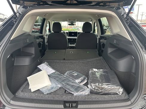 New 2025 Volkswagen Tiguan S image 10