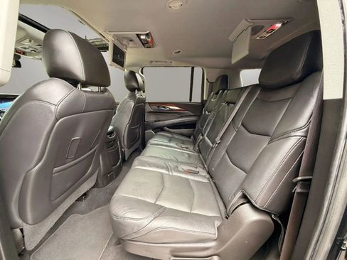 Used 2017 Cadillac Escalade ESV Premium Luxury RWD image 34