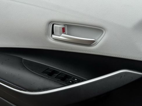 Used 2020 Toyota Corolla SE FWD image 24