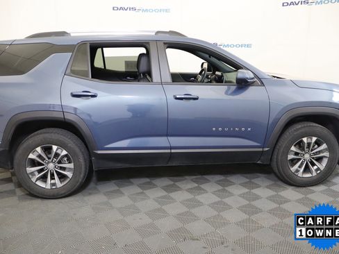 Used 2025 Chevrolet Equinox LT w/ Convenience Package II image 5