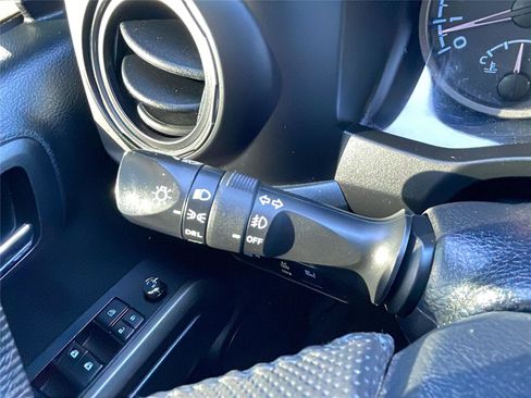 Used 2018 Toyota Tacoma TRD Off-Road image 23