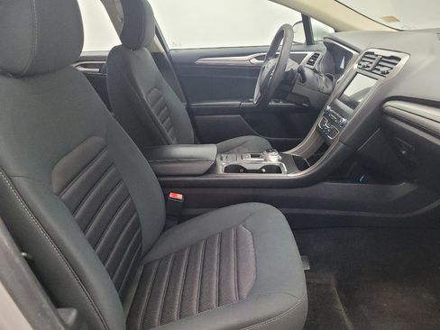 Used 2018 Ford Fusion SE w/ Fusion SE Technology Package FWD image 21
