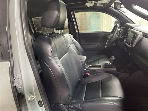 Used 2023 Toyota Tacoma TRD Sport image 25