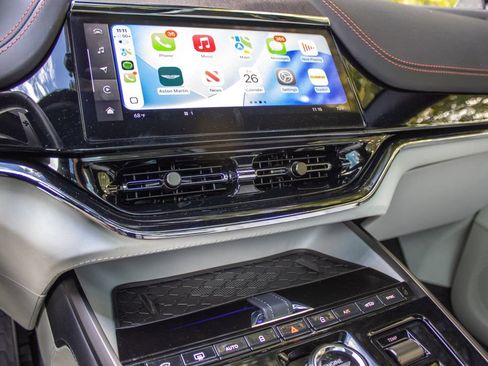 Used 2025 Aston Martin DBX 707 image 27