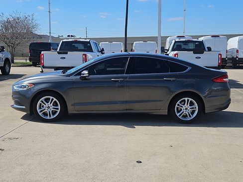 Used 2018 Ford Fusion SE w/ Fusion SE Technology Package image 7