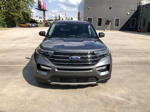 Used 2024 Ford Explorer XLT w/ Equipment Group 202A AWD/4WD image 9