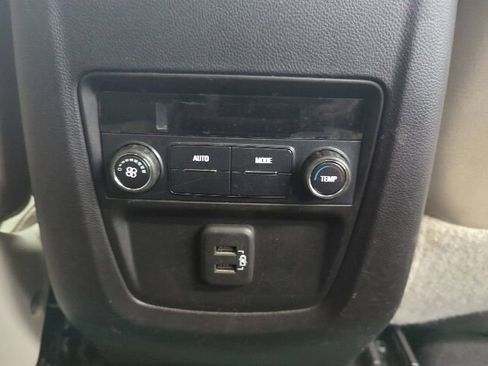 Used 2019 Buick Enclave Essence AWD/4WD image 26