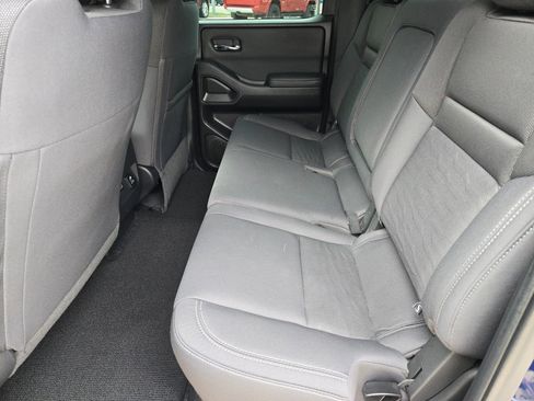 Used 2023 Nissan Frontier SV w/ SV Convenience Package RWD image 13