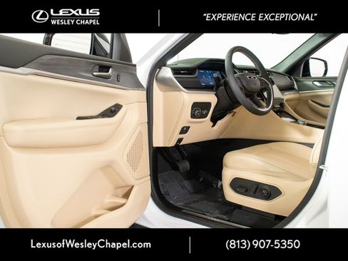 Used 2024 Jeep Grand Cherokee L Limited w/ Black Appearance Package RWD image 18