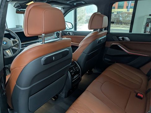 Used 2026 BMW X5 xDrive40i w/ M Sport Package image 14