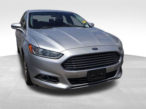 Used 2014 Ford Fusion SE w/ Equipment Group 201A FWD image 7