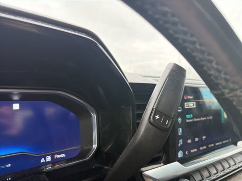 Used 2022 Chevrolet Silverado 1500 LT AWD/4WD image 41