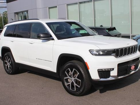 Used 2024 Jeep Grand Cherokee L Limited AWD/4WD image 1