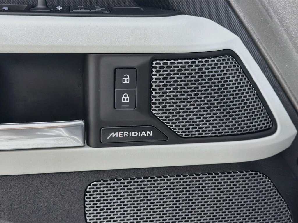 Certified 2023 Land Rover Defender 110 S AWD/4WD image 19