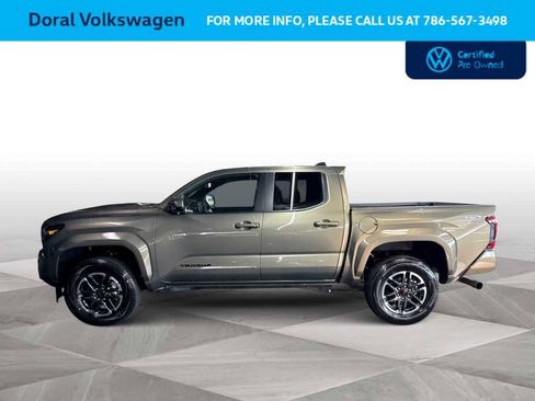 Used 2025 Toyota Tacoma TRD Sport image 5