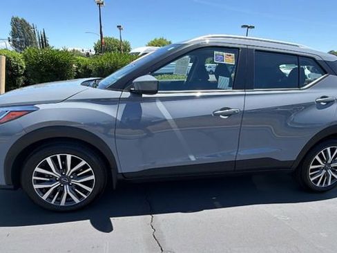 Used 2024 Nissan Kicks SV FWD image 7