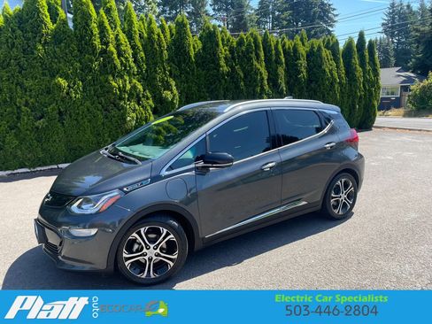 Used 2017 Chevrolet Bolt Premier w/ Driver Confidence II Package FWD image 4