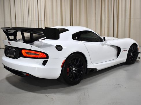 Used 2016 Dodge Viper ACR RWD image 4