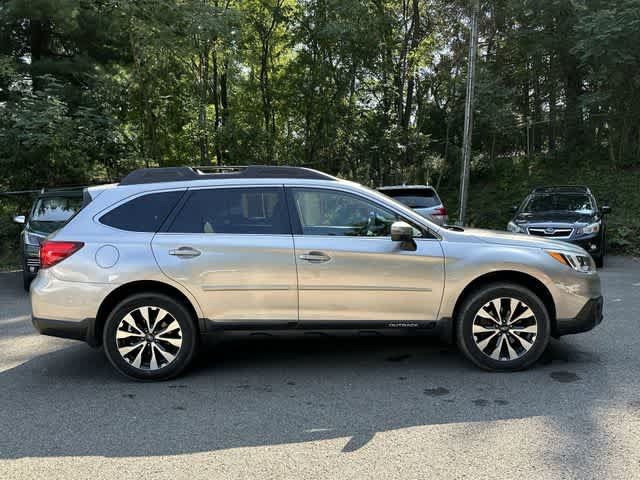 Used 2016 Subaru Outback 2.5i Limited AWD/4WD image 3
